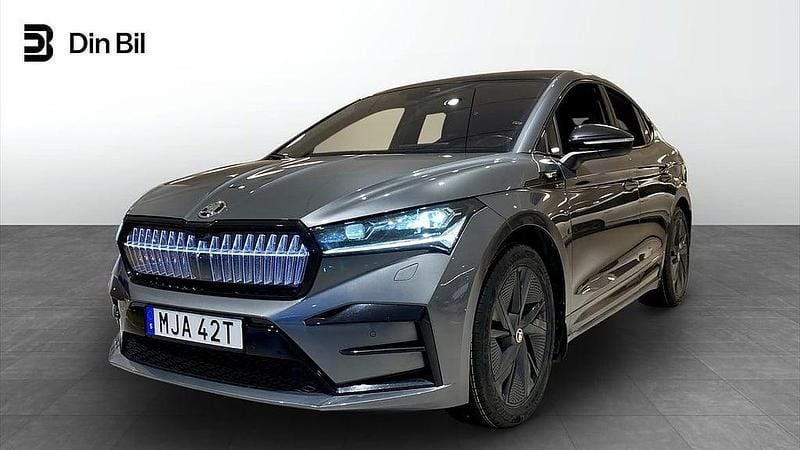 Grå Begagnad 2023 Skoda Enyaq iV RS SUV | 455 000 kr (Marknadspris) - Bild 1/4