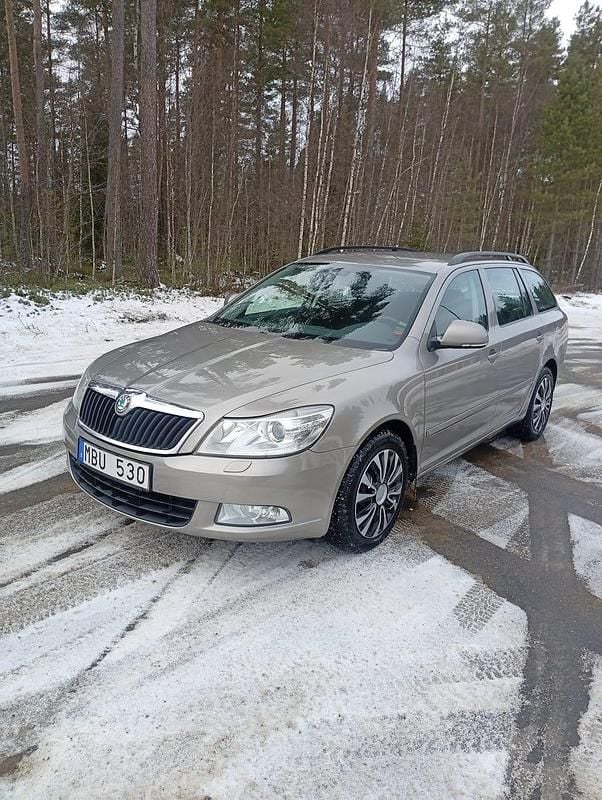 Begagnad Skoda Octavia 105 HK (77 kW) 2012 Kombi