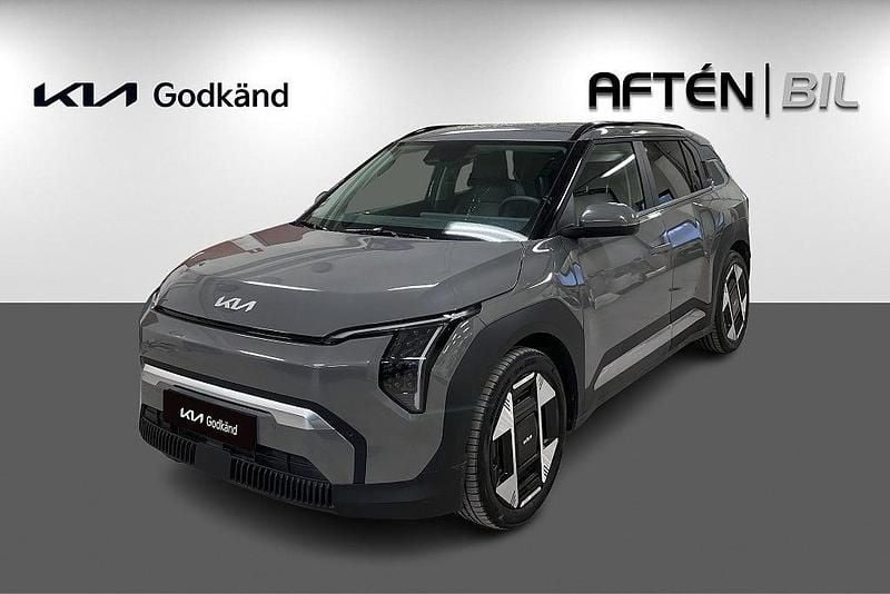 Grå Begagnad 2024 Kia EV3 Plus SUV | 454 900 kr (Marknadspris) - Bild 1/3