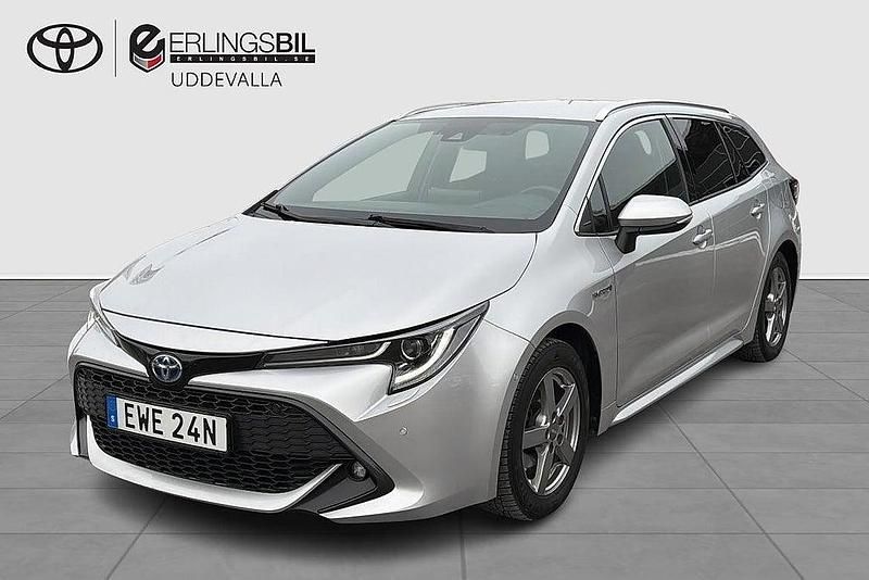 Begagnad Toyota Corolla Style 122 HK (89 kW) 2020 Silver Kombi