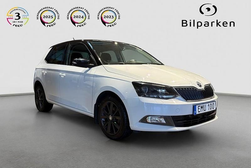 Vit Begagnad 2014 Skoda Fabia Elegance Halvkombi | 79 990 kr (Marknadspris) - Bild 1/4