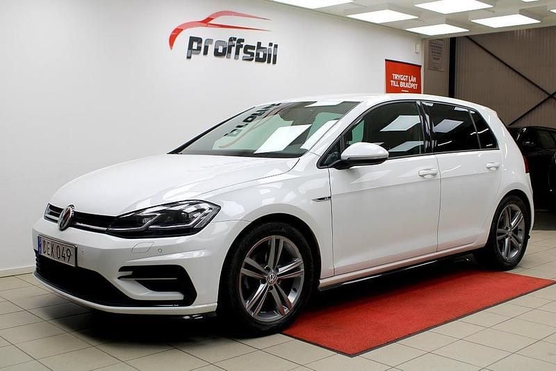 Vit Begagnad 2018 VW Golf VII GT Halvkombi | 179 500 kr (Marknadspris) - Bild 1/4