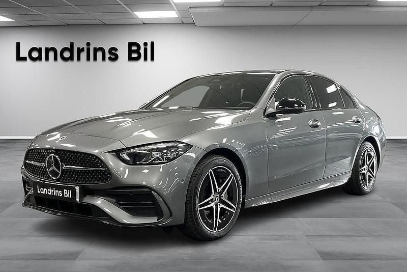 Grå Begagnad 2024 Mercedes C300e AMG Sedan | 529 000 kr (Marknadspris) - Bild 1/4