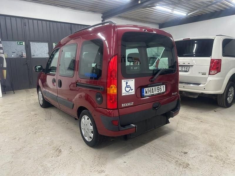 Begagnad Renault Kangoo 95 HK (69 kW) 2005 Röd Minibuss