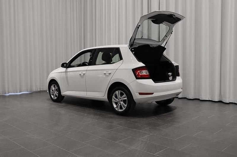 Begagnad Skoda Fabia 95 HK (69 kW) 2021 Vit