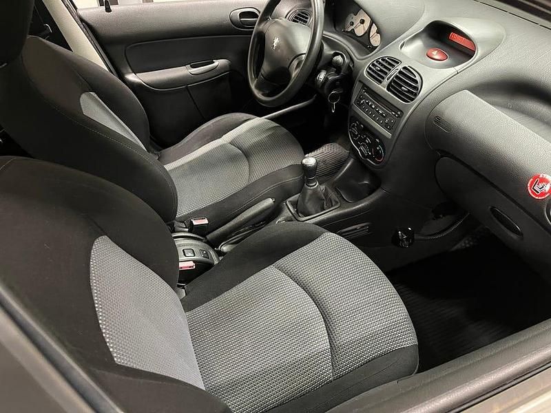 Begagnad Peugeot 206 75 HK (55 kW) 2005