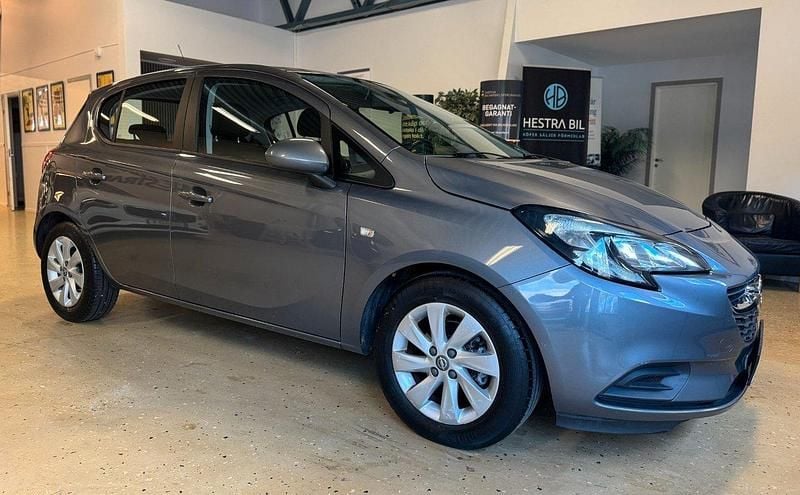 Grå Begagnad 2015 Opel Corsa Enjoy Halvkombi | 87 900 kr (Marknadspris) - Bild 1/4