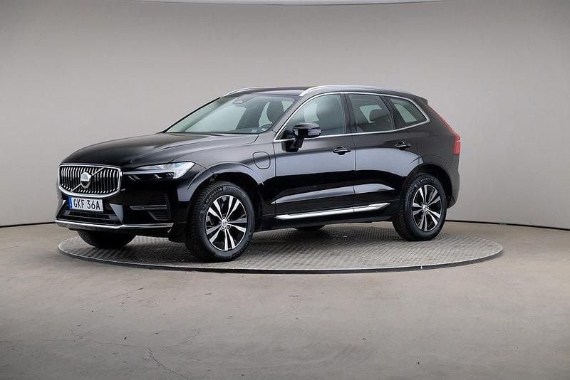 Svart Begagnad 2023 Volvo XC60 Core SUV | 439 000 kr (Bra pris) - Bild 1/4