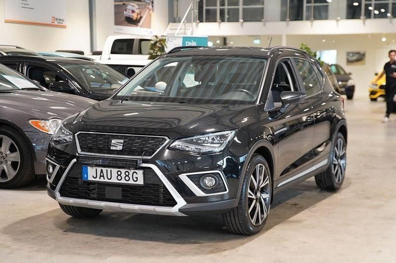 Svart Begagnad 2020 Seat Arona Style SUV | 139 900 kr (Marknadspris) - Bild 1/4
