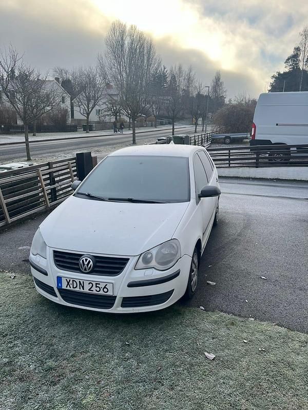 Begagnad 2006 VW Polo Halvkombi | 30 000 kr (Lite dyr) - Bild 1/4