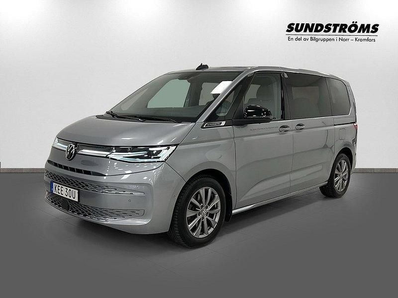 Blå Begagnad 2021 VW Multivan Energetic Minibuss | 509 900 kr (Marknadspris) - Bild 1/4