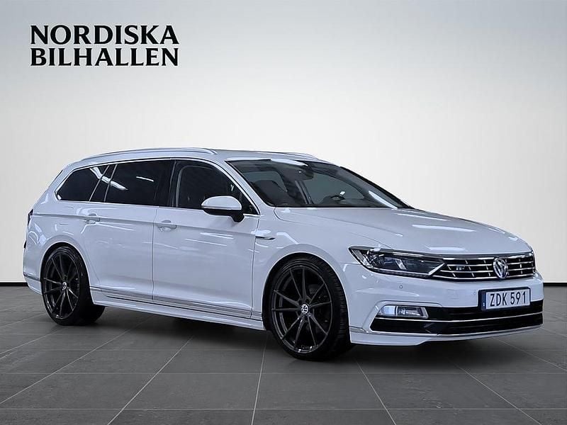 Vit Begagnad 2017 VW Passat GT Kombi | 159 795 kr (Lite dyr) - Bild 1/4