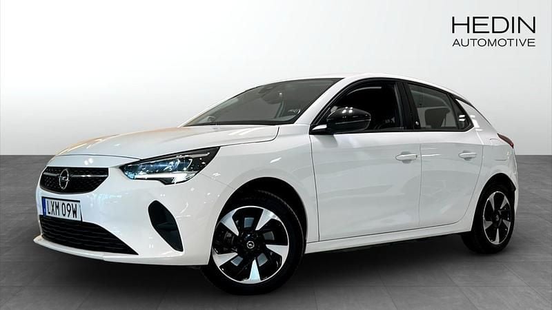 Vit (white) Begagnad 2022 Opel Corsa-e Halvkombi | 179 900 kr (Marknadspris) - Bild 1/4