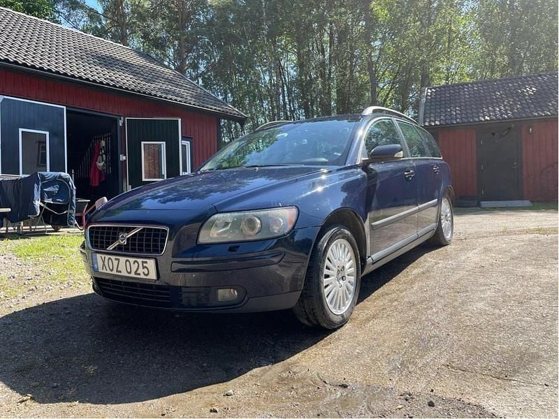 Blå Begagnad 2006 Volvo V50 Kinetic Kombi | 20 000 kr - Bild 1/4