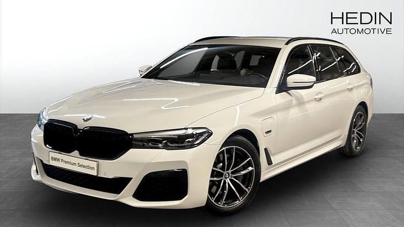 Begagnad BMW 530 M Sport 292 HK (214 kW) 2023 Vit Kombi