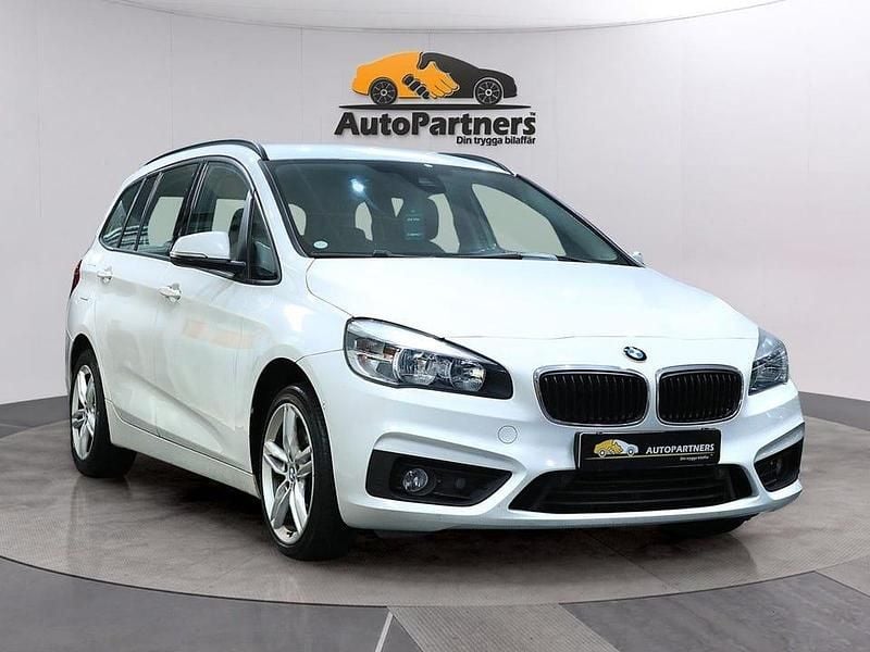 Begagnad BMW 220 Gran Tourer M Sport 190 HK (139 kW) 2015 Vit Minibuss