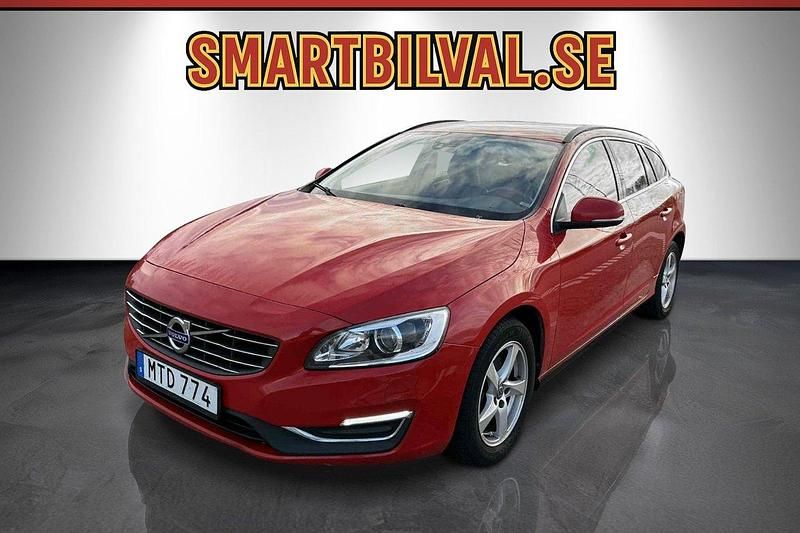 Röd Begagnad 2016 Volvo V60 Momentum Kombi | 119 900 kr (Bra pris) - Bild 1/4