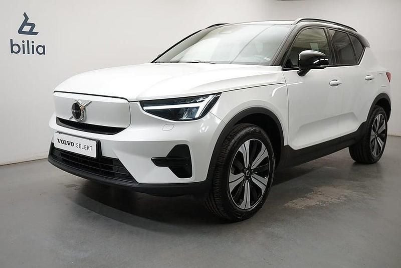 Begagnad Volvo XC40 Core 175 kW (238 HK) 2022 Vit SUV