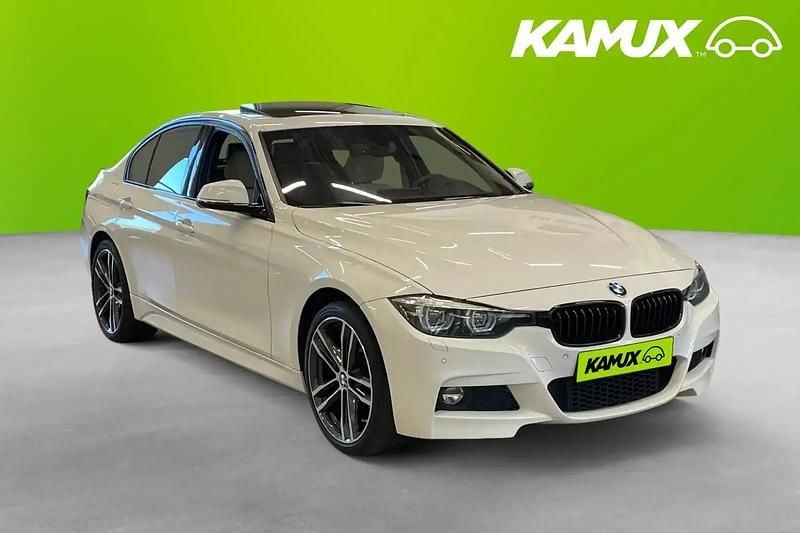Vit Begagnad 2018 BMW 330 M Sport Sedan | 309 800 kr (Lite dyr) - Bild 1/4