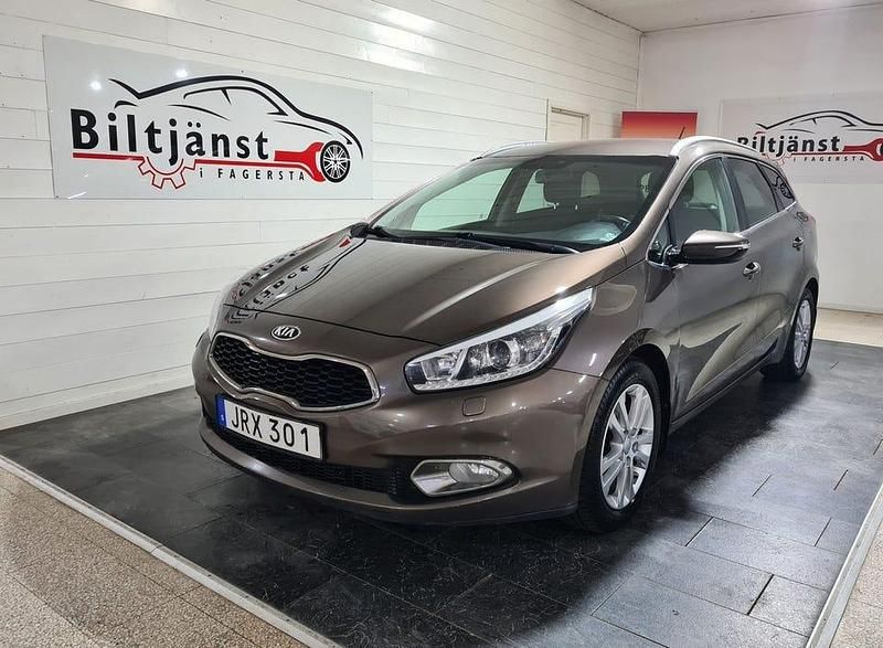 Grön Begagnad 2015 Kia Ceed Sportswagon Comfort Kombi | 89 900 kr (Marknadspris) - Bild 1/4