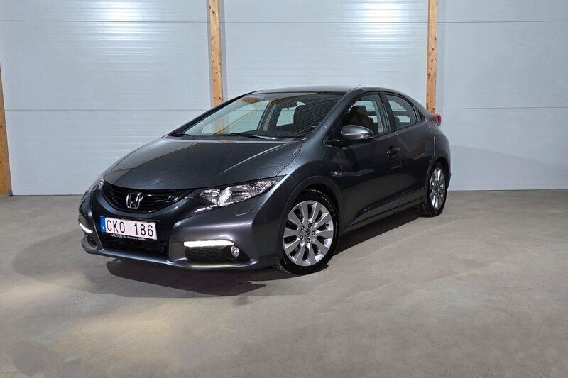Ljusgrå (grå) Begagnad 2012 Honda Civic Sport Halvkombi | 119 900 kr (Marknadspris) - Bild 1/3