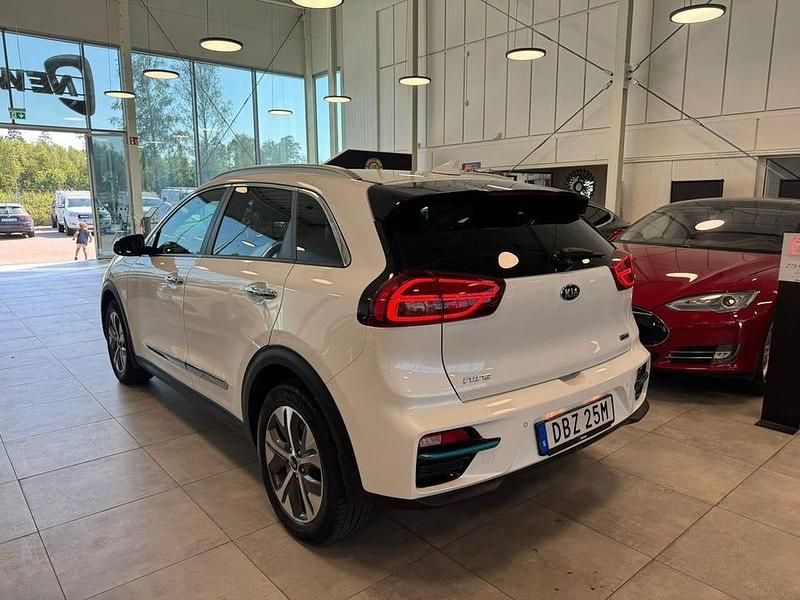 Begagnad Kia e-Niro Advance 150 kW (204 HK) 2021 Vit SUV