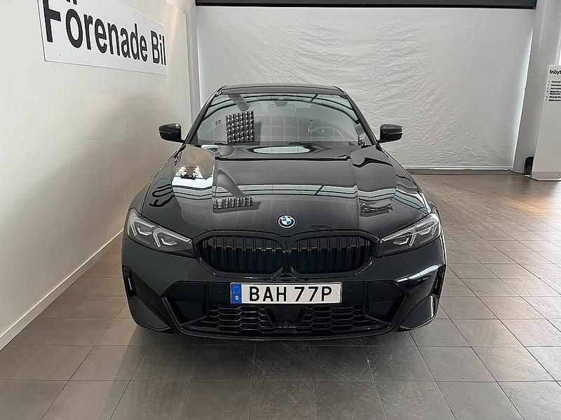 Begagnad BMW 330e M Sport 184 HK (135 kW) 2024 Svart Sedan