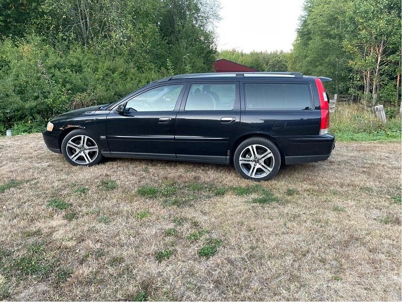 Svart Begagnad 2006 Volvo V70 Kombi | 15 500 kr (Superpris) - Bild 1/4