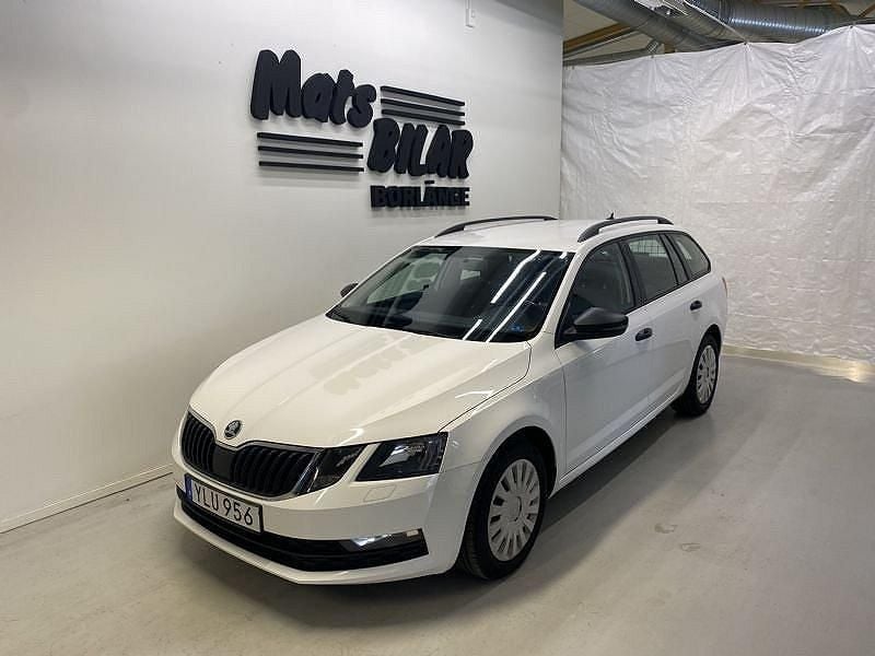 Vit Begagnad 2017 Skoda Octavia Kombi | 149 900 kr (Marknadspris) - Bild 1/4