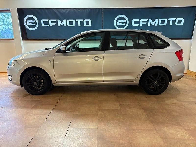 Begagnad Skoda Rapid 105 HK (77 kW) 2014 Silver Halvkombi