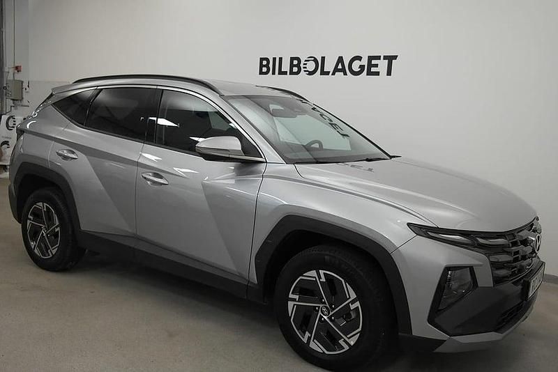 Begagnad Hyundai Tucson Essential 218 HK (160 kW) 2024 Grå SUV