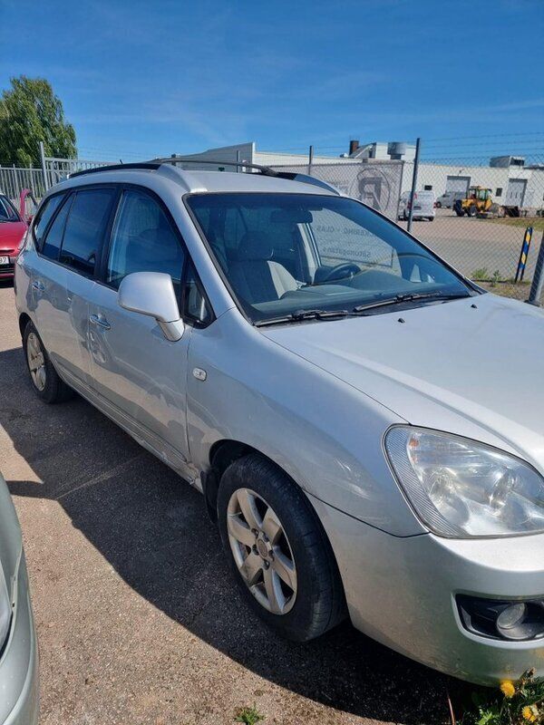 Silver Begagnad 2007 Kia Carens 4 Minibuss | 8 500 kr - Bild 1/4