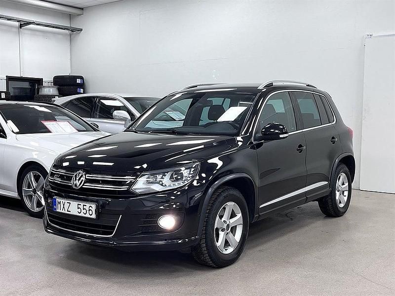 Svartmetallic Begagnad 2012 VW Tiguan R-line SUV | 139 900 kr (Marknadspris) - Bild 1/4