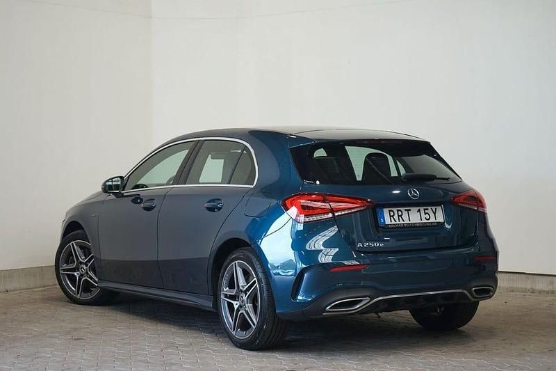 Begagnad Mercedes A250 AMG 218 HK (160 kW) 2021 Blå Halvkombi