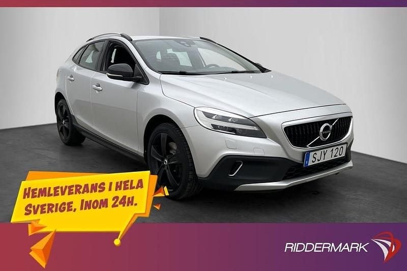 Begagnad Volvo V40 CC Momentum 151 HK (111 kW) 2018 Silver Kombi