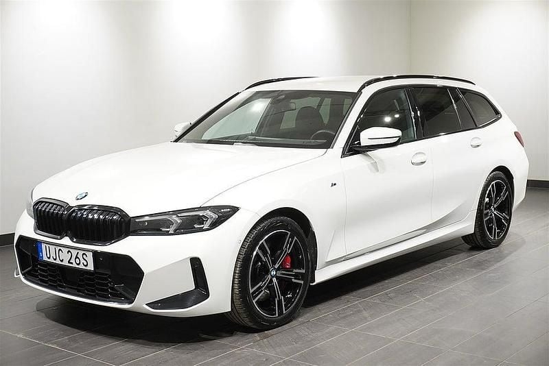 Alpinvit Begagnad 2025 BMW 320 M Sport Kombi | 519 900 kr (Dyr) - Bild 1/4