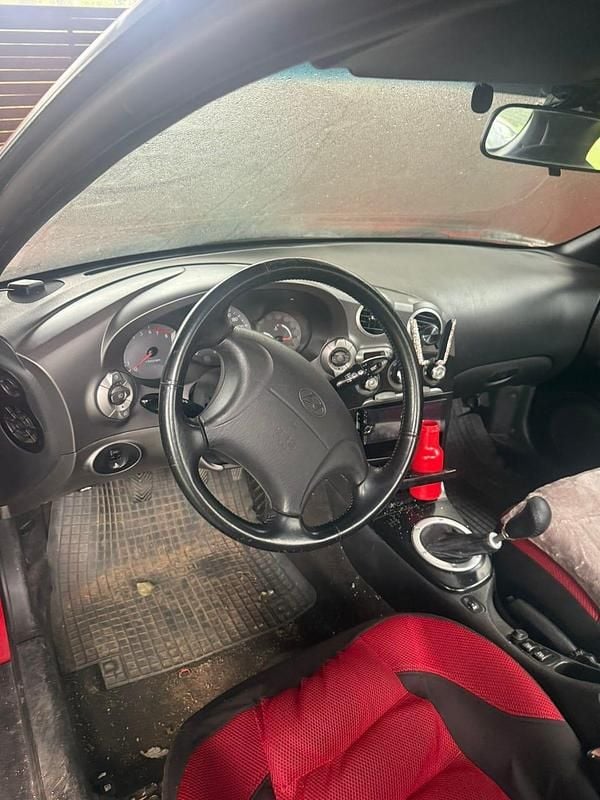 Begagnad 2000 Hyundai Coupé Sportkupé | 8 000 kr - Bild 1/3