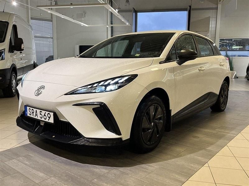 Vit Begagnad 2023 MG MG4 EV Halvkombi | 224 900 kr (Marknadspris) - Bild 1/2
