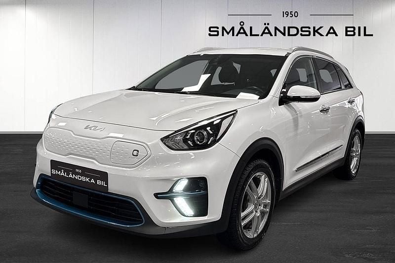 Vit Begagnad 2021 Kia e-Niro Advance SUV | 249 000 kr (Marknadspris) - Bild 1/4