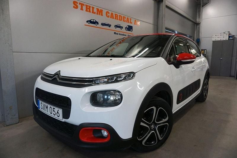 Vit Begagnad 2018 Citroën C3 PureTech Halvkombi | 119 900 kr (Marknadspris) - Bild 1/4