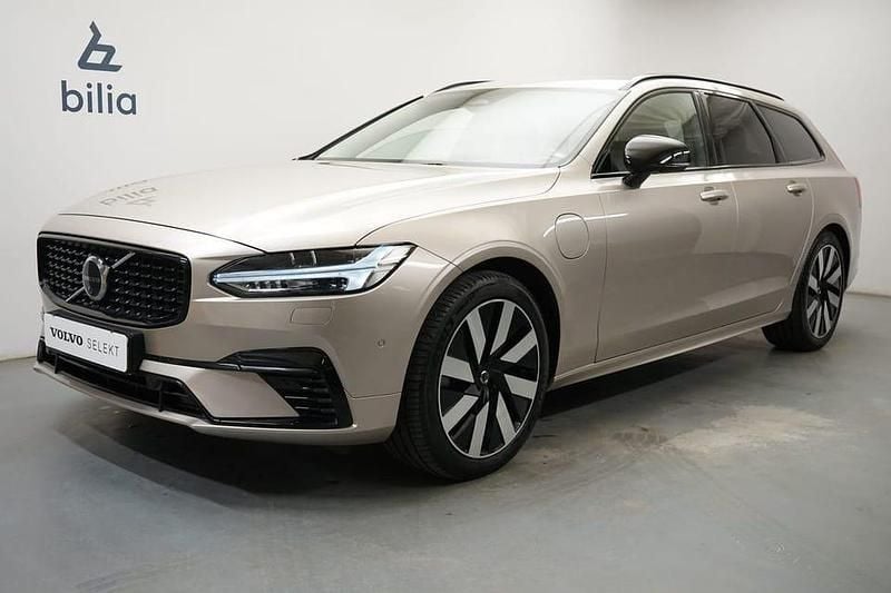 Begagnad Volvo V90 Plus 355 HK (261 kW) 2025 Grå Kombi