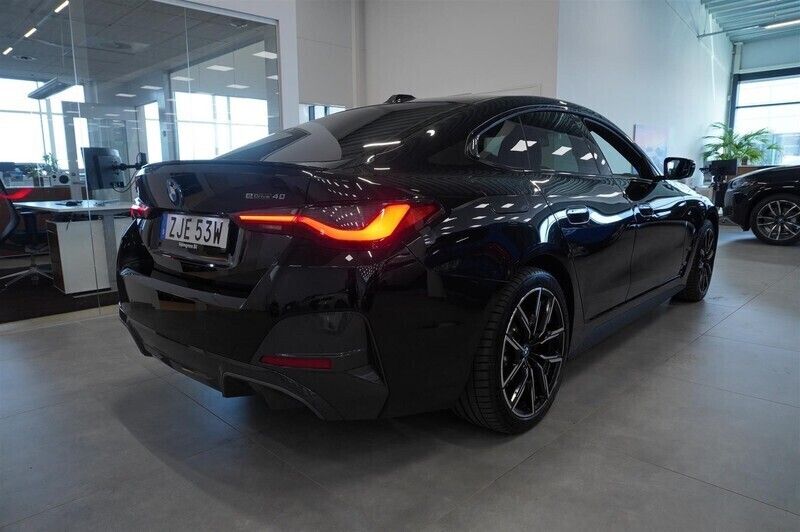 Begagnad BMW i4 M Sport 250 kW (340 HK) 2023 Svart Sedan