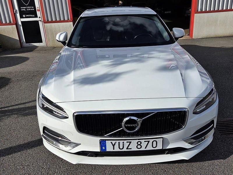 Begagnad Volvo S90 Momentum 150 HK (110 kW) 2018 Vit Sedan