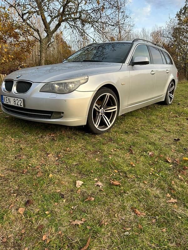Begagnad 2010 BMW 520 Kombi | 32 000 kr - Bild 1/4