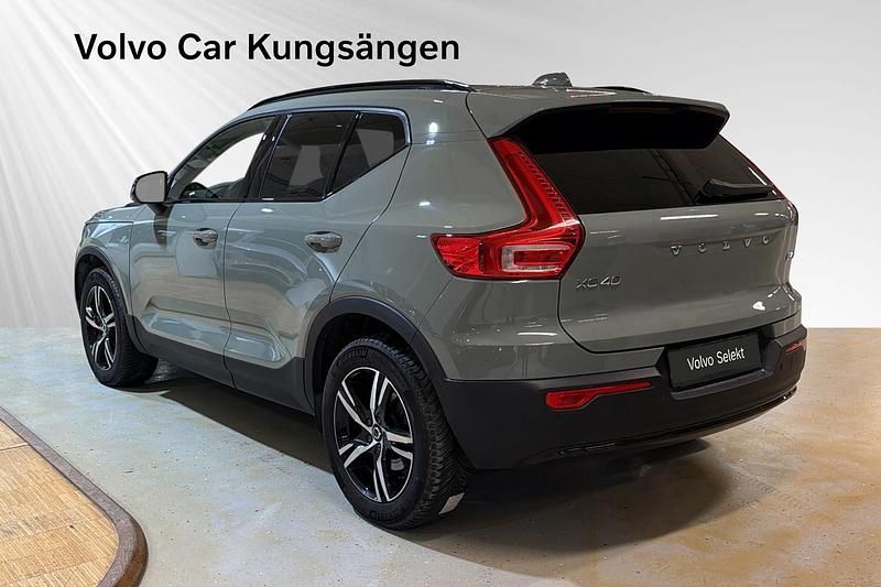 Begagnad Volvo XC40 Plus 200 HK (147 kW) 2022 Grön SUV