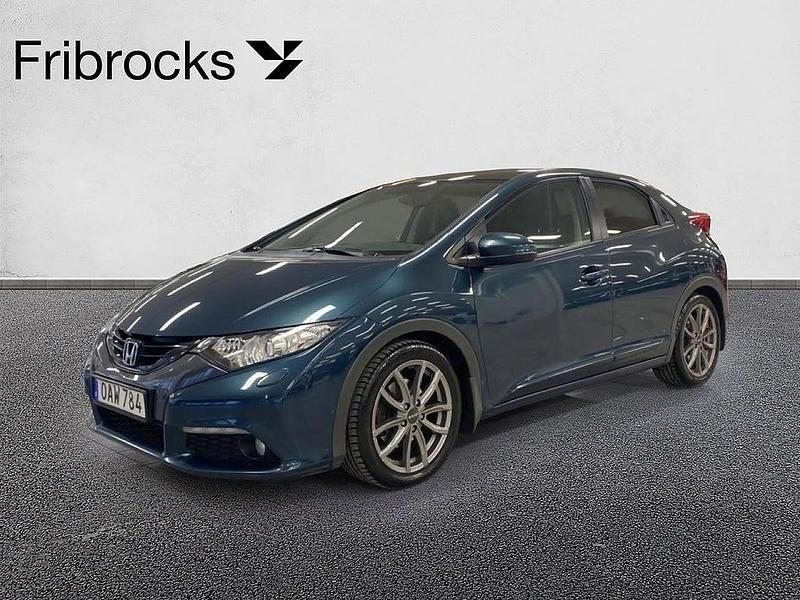 Grön Begagnad 2013 Honda Civic Halvkombi | 114 800 kr (Marknadspris) - Bild 1/4