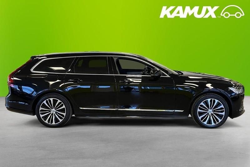 Begagnad Volvo V90 Core 350 HK (257 kW) 2023 Svart Kombi