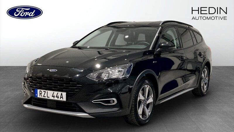 Svart (black) Begagnad 2021 Ford Focus Active Kombi | 179 900 kr (Bra pris) - Bild 1/4