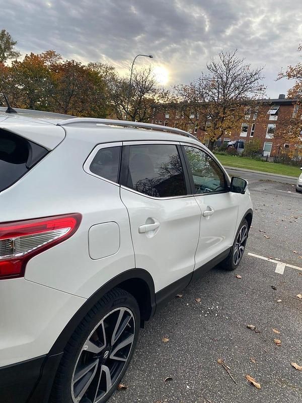 Begagnad Nissan Qashqai 130 HK (95 kW) 2016 Vit SUV