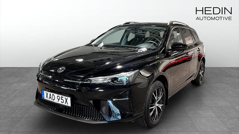 Svart (black) Begagnad 2022 MG MG5 EV Kombi | 224 900 kr (Marknadspris) - Bild 1/4